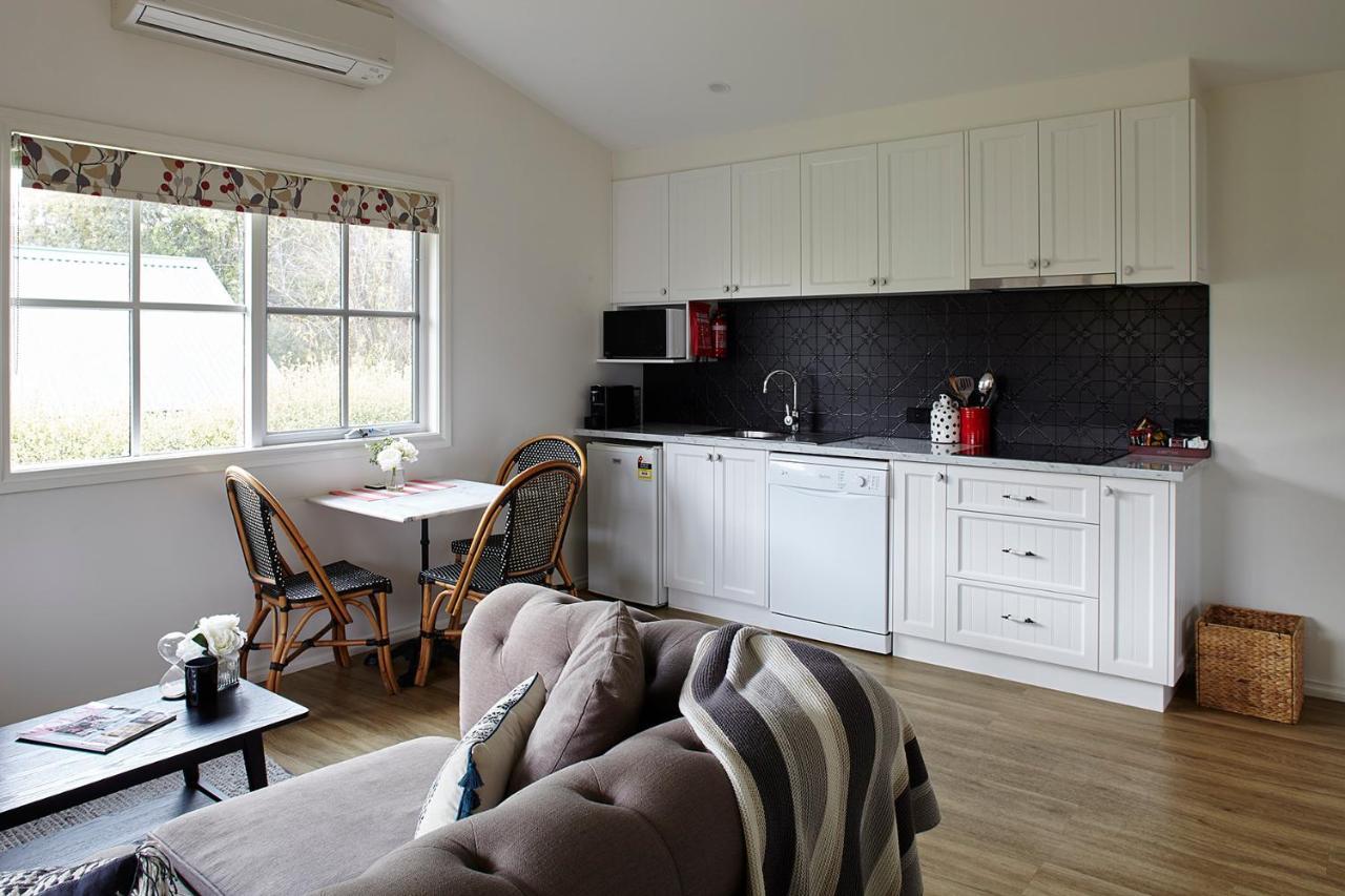 Tiffany'S Cottages Bright Bagian luar foto