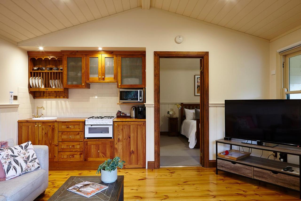 Tiffany'S Cottages Bright Bagian luar foto