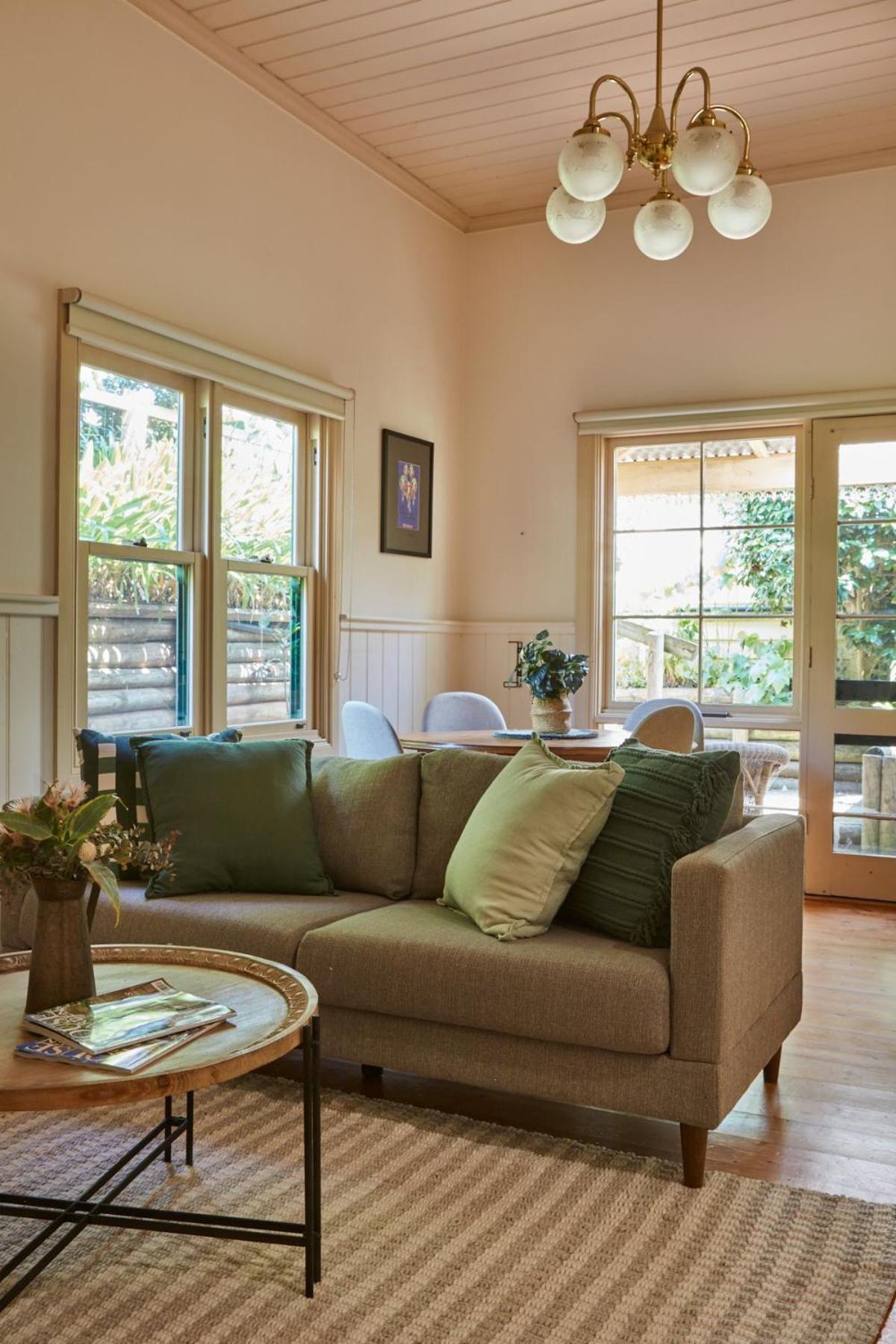 Tiffany'S Cottages Bright Bagian luar foto