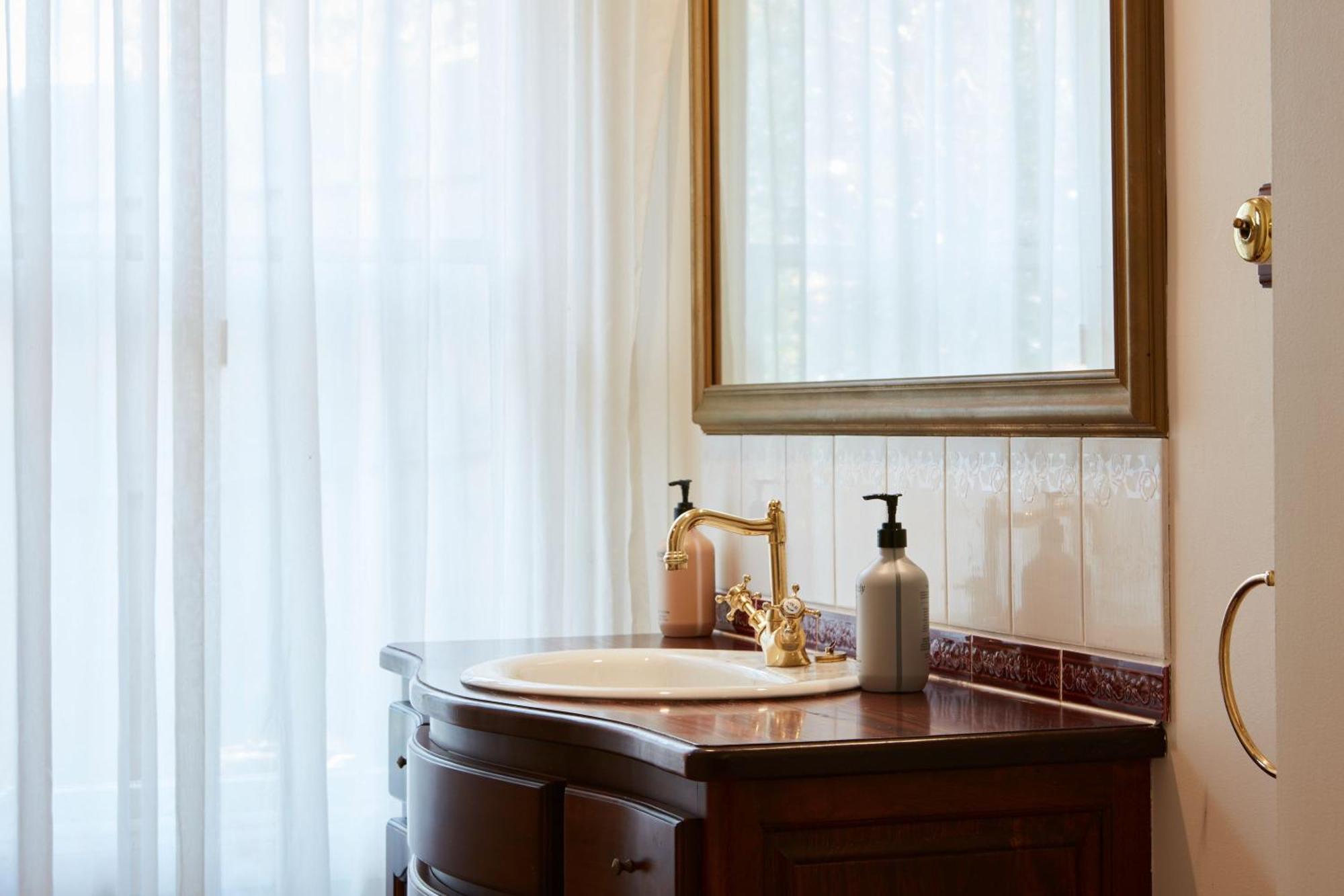Tiffany'S Cottages Bright Bagian luar foto