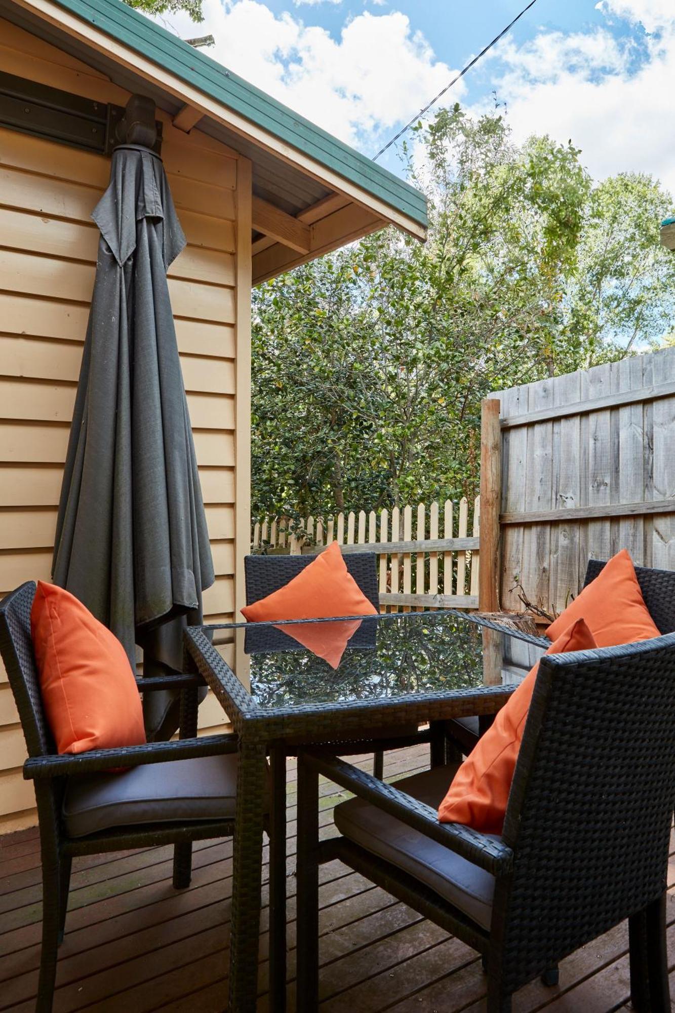 Tiffany'S Cottages Bright Bagian luar foto