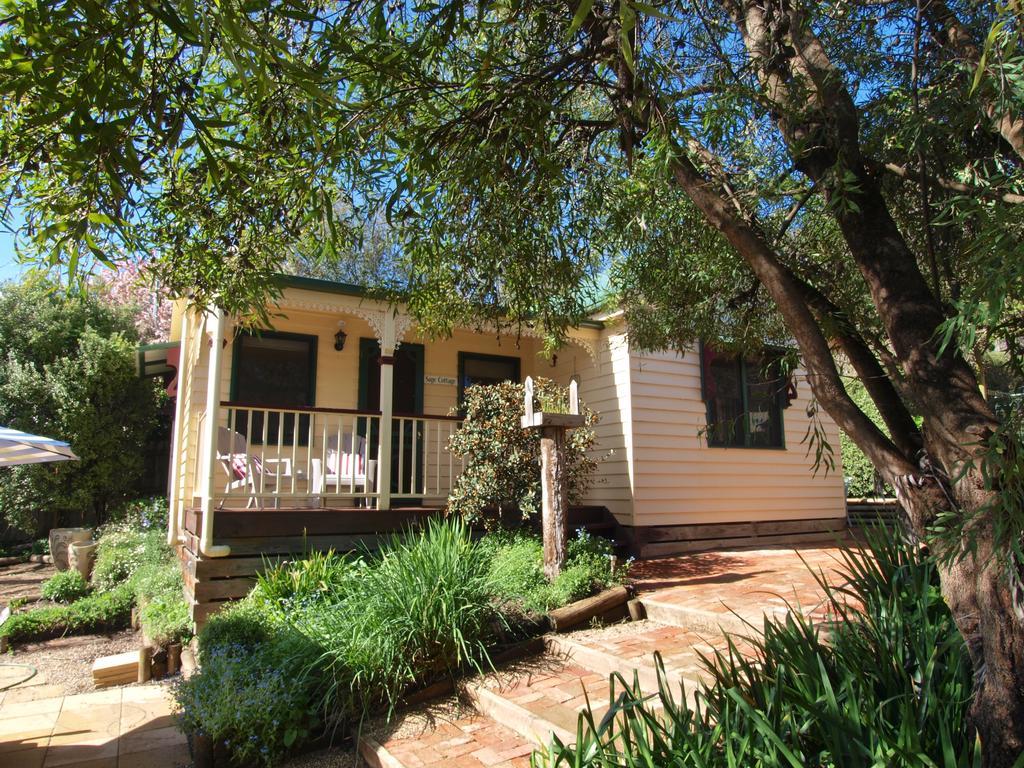 Tiffany'S Cottages Bright Bagian luar foto